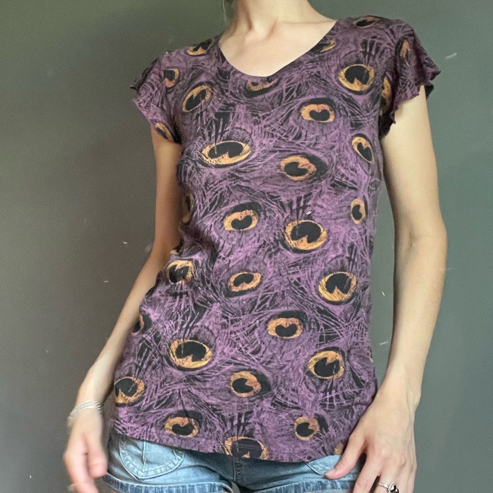 peacock tee
